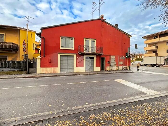 Casa trilocale in vendita in Via Dorigo Luigi, Verona