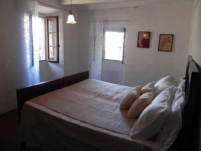 Casa con 10 locali in vendita in Via Giugnola, Castel Del Rio