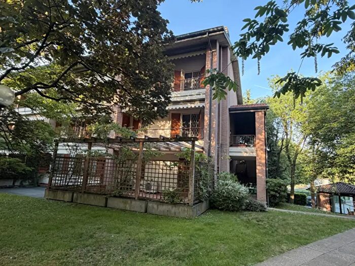Appartamento con 5 locali in vendita in Via Aldo Moro, Buccinasco