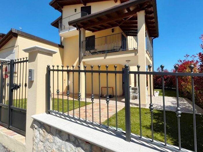 Casa con 5 locali in affitto in Montesilvano Colle, Montesilvano