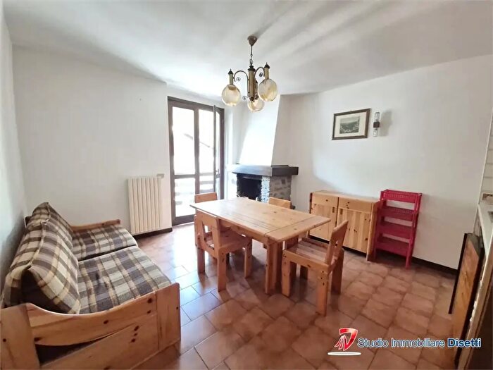 Appartamento trilocale in vendita in Via Camillo Golgi, Corteno Golgi