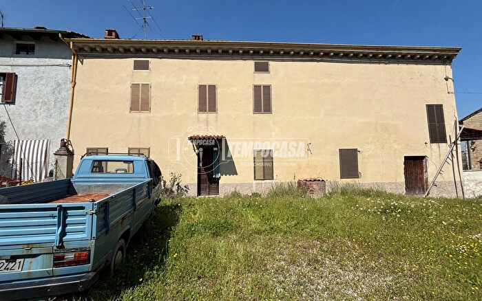 Casa con 5 locali in vendita in Piazza Europa, Sala Monferrato