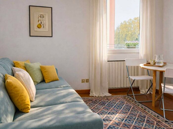 Appartamento bilocale in affitto in Via G Leopardi, Vincenzo Monti, Milano