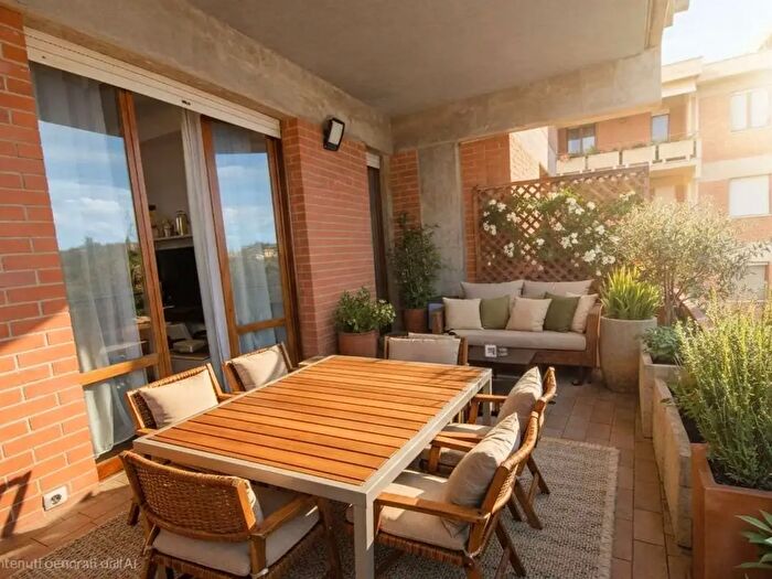 Appartamento con 6 locali in vendita in Via Gola della Rossa, Jesi