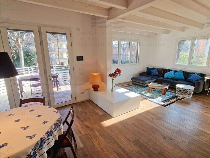 Appartamento quadrilocale in affitto in Viale Volturno, Centro, Cervia