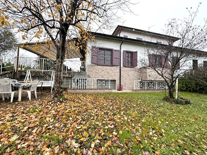 Casa con 5 locali in vendita in Via Giacomo Leopardi Masate, Masate