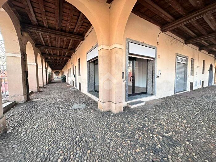 Appartamento monolocale in affitto in Piazza Borgo Calvenzano, Centro Storico, Pavia