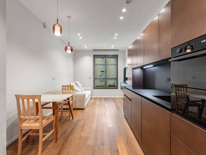 Appartamento bilocale in affitto in Via Ausonio, Corso Genova, Milano