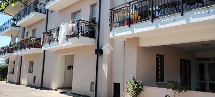 Appartamento trilocale in vendita in Via dei Mille, Marano Marchesato