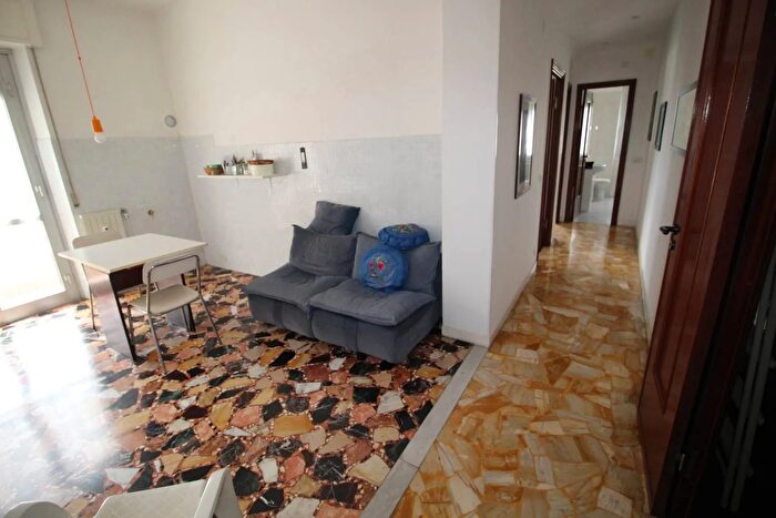 Appartamento trilocale in vendita in Via Gaspare Murtola Genova, Genova