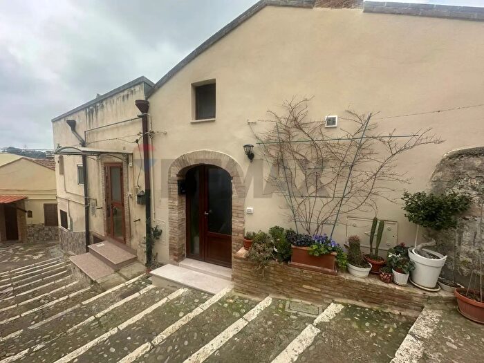 Appartamento trilocale in vendita in Calata Filippo Cassola, Ferrandina