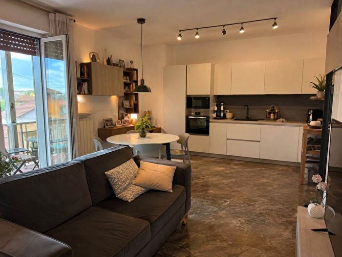 Appartamento trilocale in affitto in Via Gioacchino Rossini, Centro, Vignola