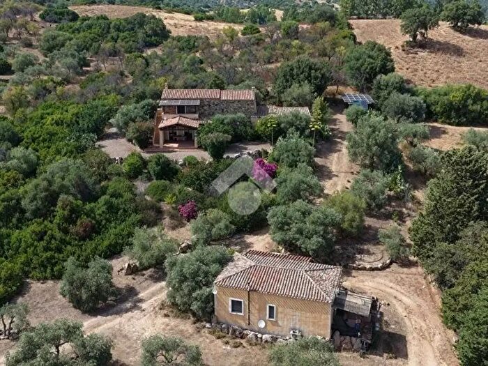 Casa con 7 locali in vendita in Via Buddui, Castiadas