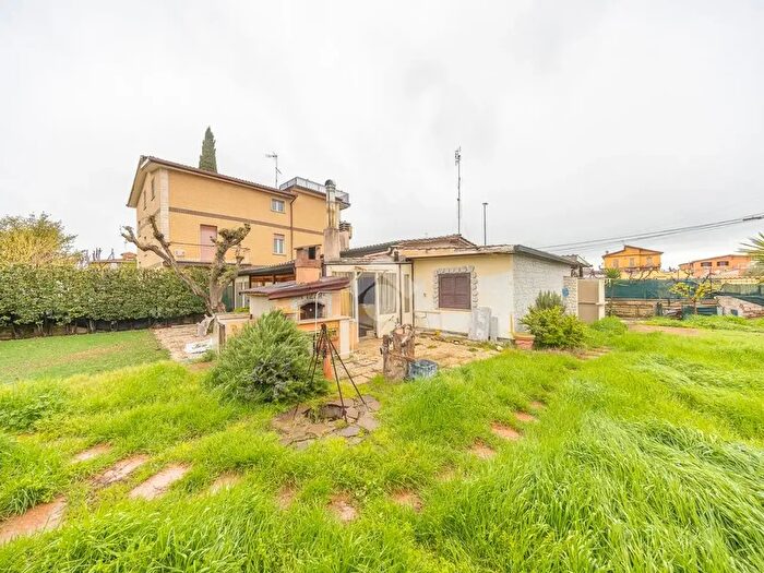 Casa trilocale in vendita in Via SantElpidio a Mare, Roma