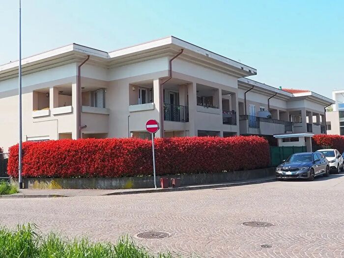 Appartamento trilocale in vendita in Via Padre Turoldo, Inzago