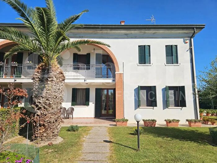 Casa con 5 locali in vendita in Codevigo