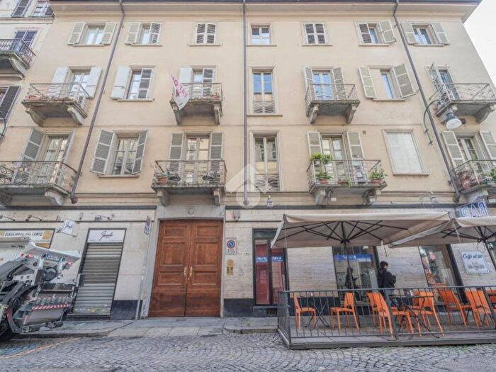 Appartamento trilocale in affitto in Via Giuseppe Mazzini, Via della Rocca, Torino