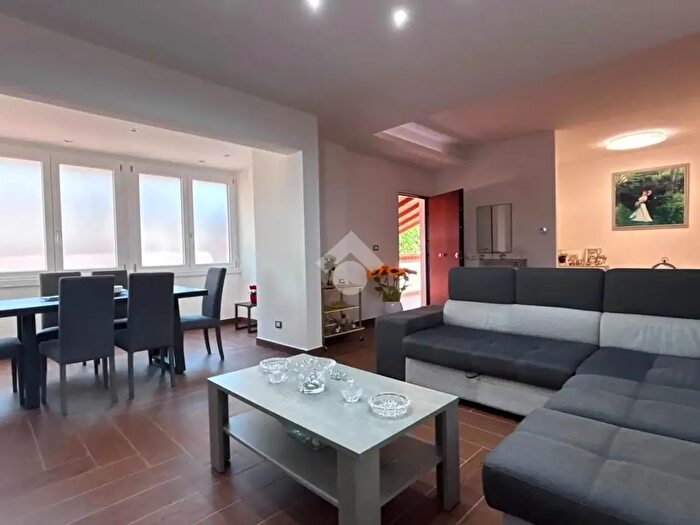 Casa con 8 locali in vendita in Viale della Regione Siciliana Nord Ovest, Palermo