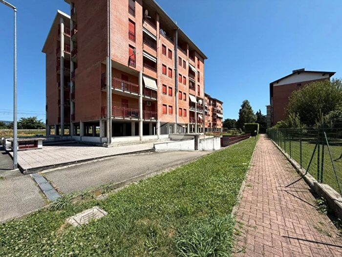 Appartamento con 5 locali in vendita in Via Giuseppe Verdi, Ivrea