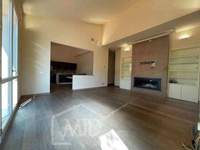 Casa con 6 locali in vendita in Via di Castello, Firenze