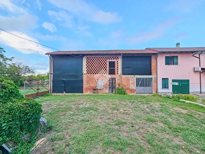 Casa con 5 locali in vendita in Strada Provinciale Ex Strada Statale bis dei Giovi, Alessandria