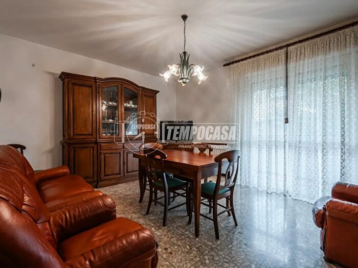 Appartamento con 5 locali in vendita in Castenaso