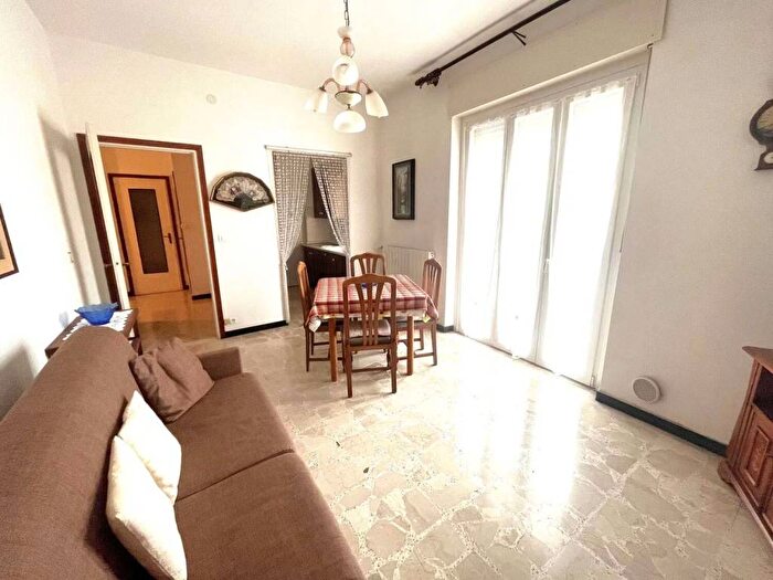 Appartamento bilocale in affitto in Piazza Gramsci, Borghetto Santo Spirito