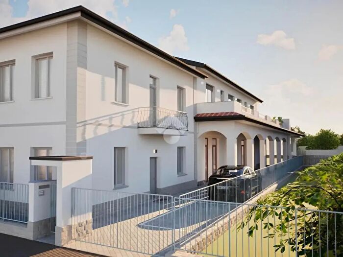 Casa trilocale in vendita in Via Milano, Barlassina