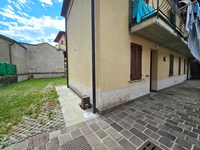 Appartamento bilocale in vendita in Via Brennero, Leffe
