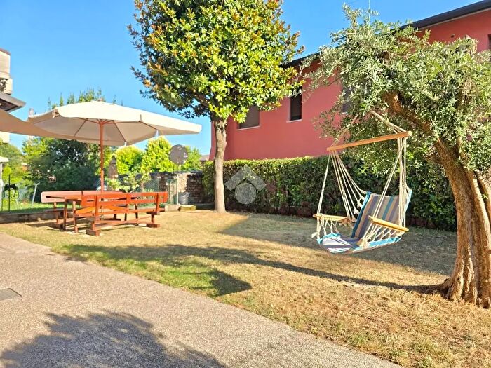 Appartamento trilocale in vendita in Via Privata, Castel D'Azzano