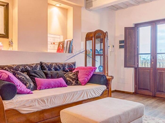 Appartamento trilocale in affitto in Frassineto, Arezzo