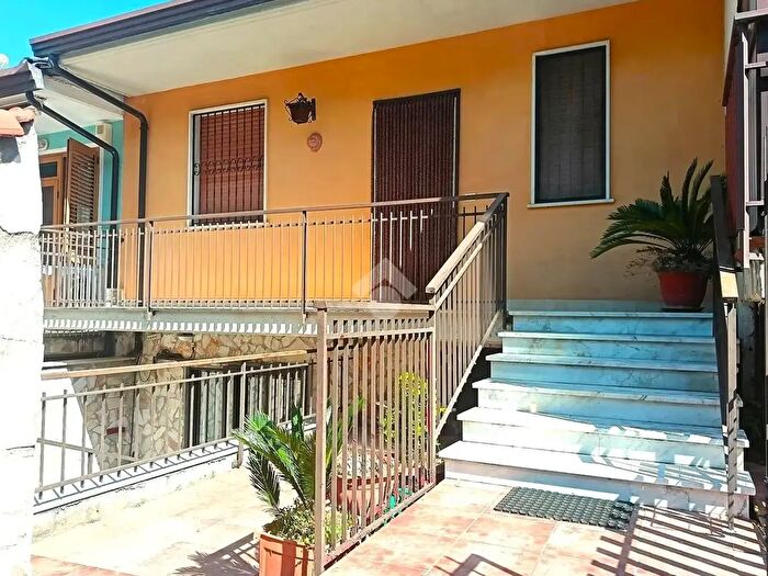 Casa trilocale in vendita in Via Lauri, Serino