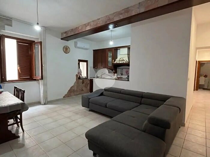 Appartamento trilocale in vendita in Via Lamarmora, Sassari
