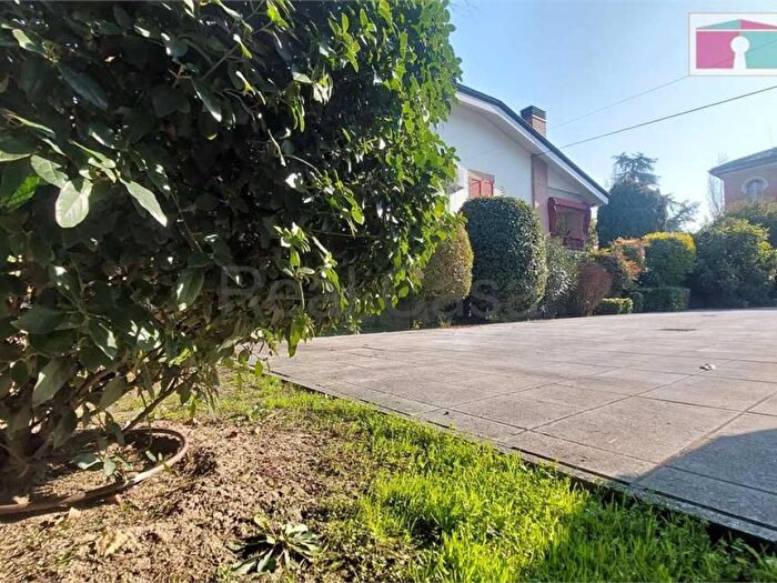 Appartamento quadrilocale in affitto in Viale Della Pace, Buon Pastore Parco Amendola, Modena