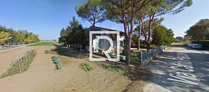 Casa con 7 locali in vendita in Forlimpopoli