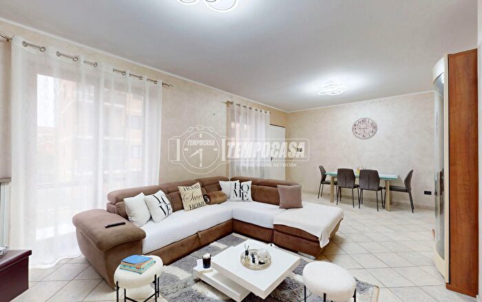 Appartamento con 5 locali in vendita in Strada Volvera, Orbassano