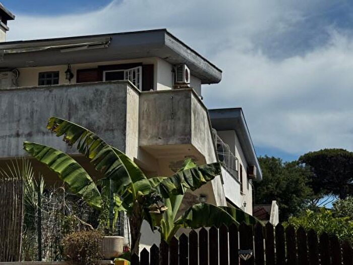 Casa trilocale in vendita in Viale dei Gerani, Anzio