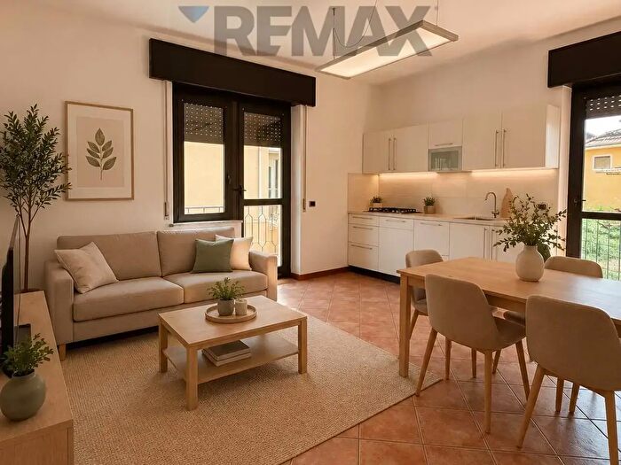 Appartamento trilocale in vendita in Via Murciano, Galliate
