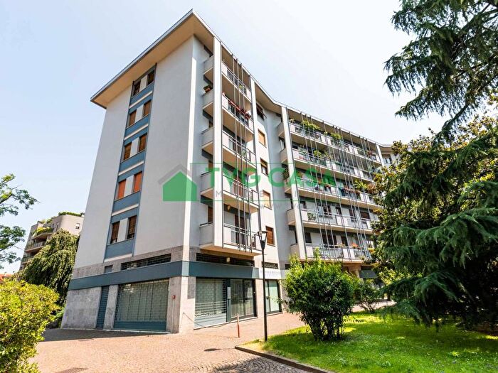 Appartamento bilocale in affitto in Via Luciano Zuccoli, Cascina dei Pomi, Milano