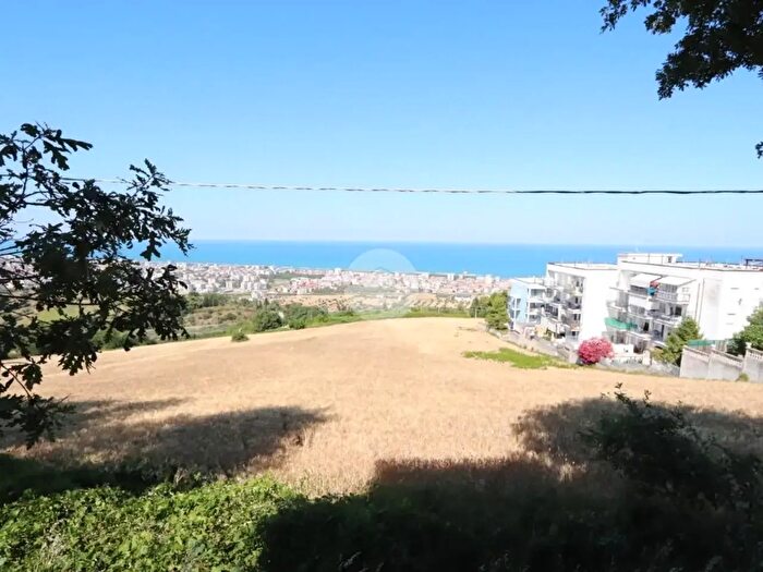Appartamento trilocale in vendita in Via Belvedere, Tortoreto