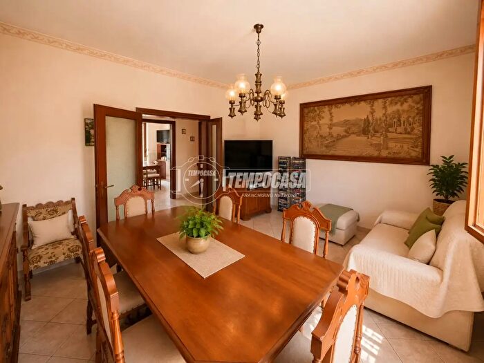Appartamento con 5 locali in vendita in Via Goffredo Mameli, Mirandola