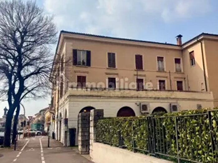 Appartamento quadrilocale in vendita in Viale Venezia, Brescia