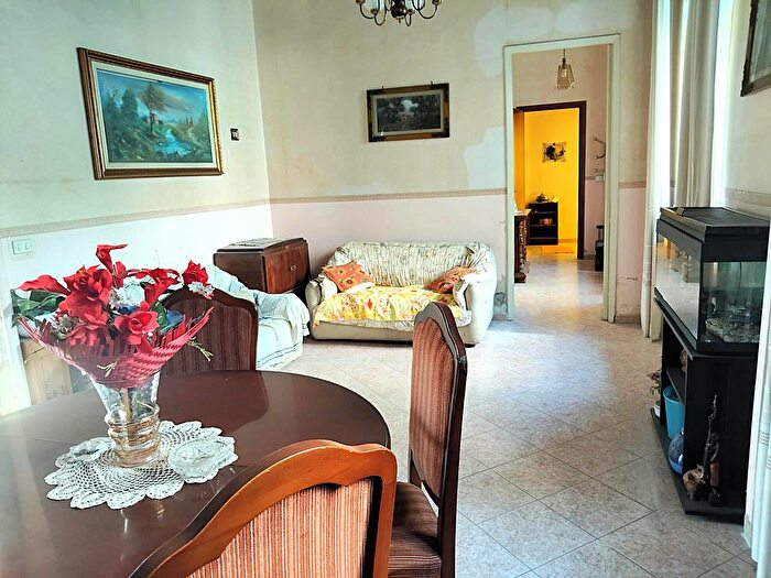 Appartamento quadrilocale in vendita in Via Cozzale, Acireale