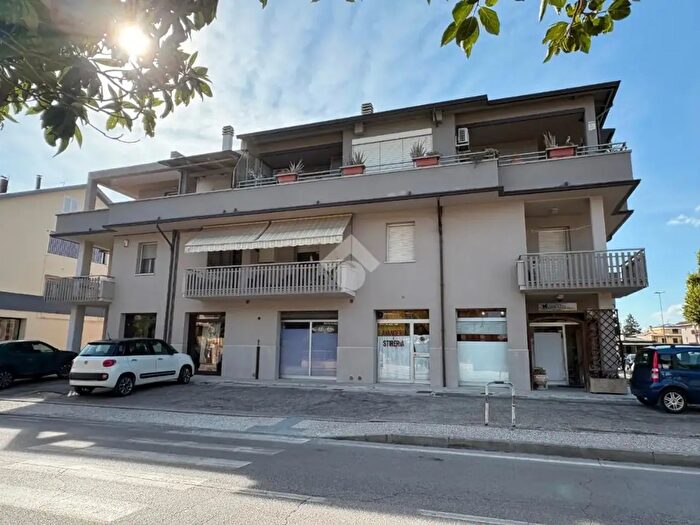 Appartamento quadrilocale in vendita in Via Alberto Plini, Bastia Umbra