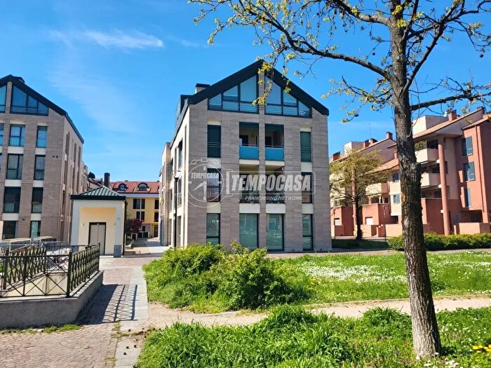 Appartamento trilocale in vendita in Via Umberto I, Arcore