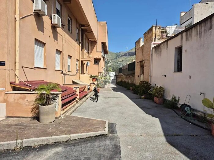 Appartamento bilocale in vendita in Piazza Piazza Pt, Palermo