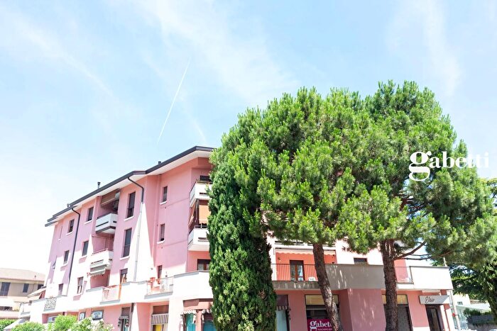 Appartamento quadrilocale in vendita in Via Volta, Paderno DAdda