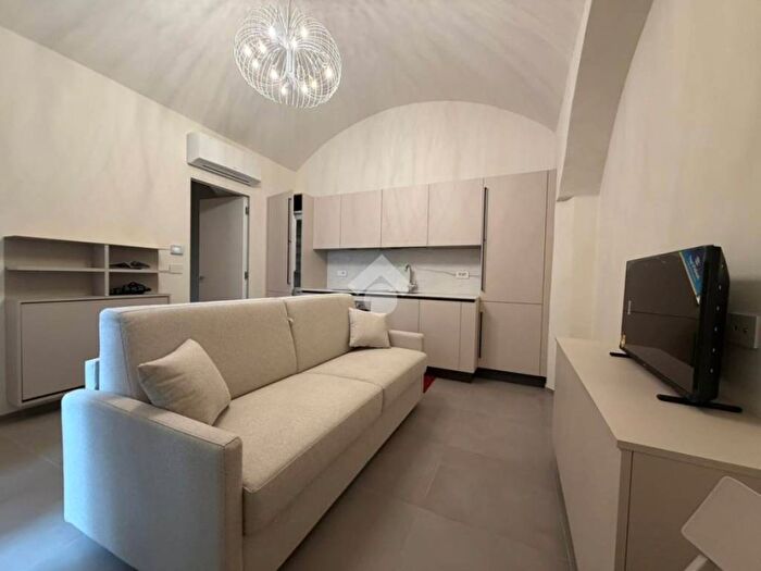 Appartamento bilocale in affitto in Via S Francesco da Paola, Via della Rocca, Torino
