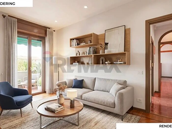 Appartamento trilocale in vendita in Piazzale Vincenzo Cuoco, Milano