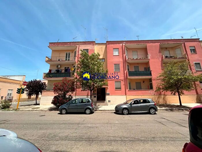 Appartamento con 5 locali in vendita in Via Montegrappa, Squinzano